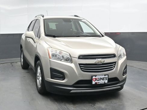 Used 2016 Chevrolet Trax LT w/ LT Convenience Package FWD image 5