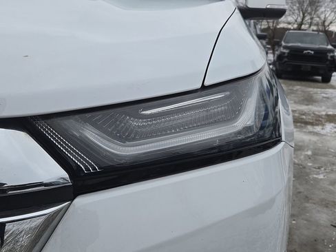 Used 2023 Chevrolet Traverse LT image 14