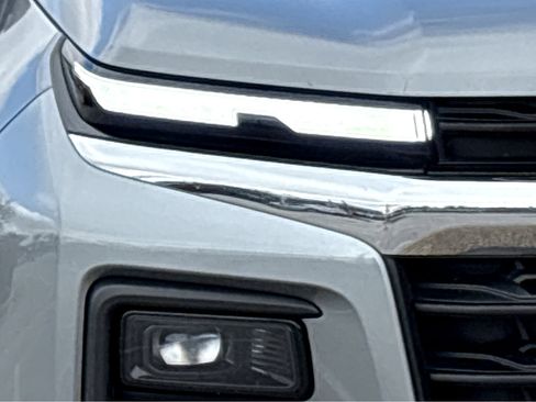 Used 2024 Chevrolet Traverse LS image 16