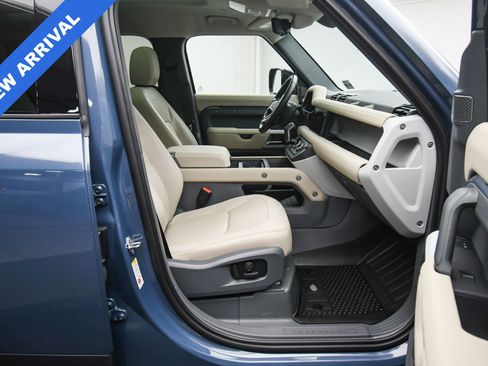 Used 2024 Land Rover Defender 110 S image 45