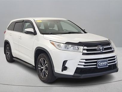 Used 2018 Toyota Highlander LE