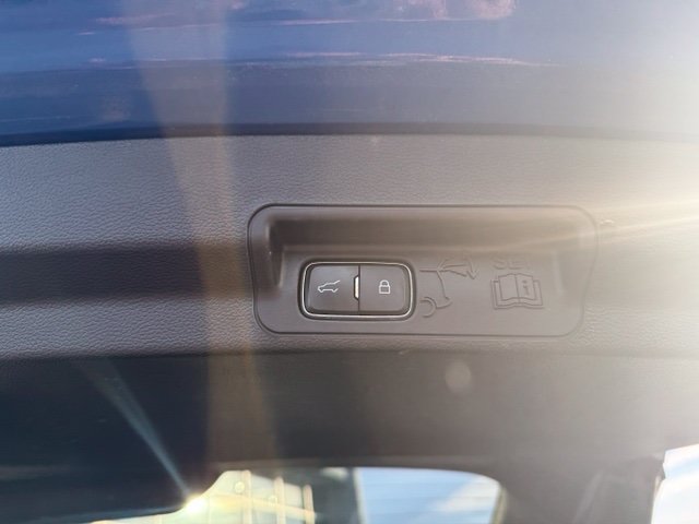 Used 2020 Ford Explorer XLT w/ Equipment Group 202A AWD/4WD image 6