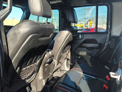 Used 2021 Jeep Wrangler Unlimited Rubicon AWD/4WD image 16