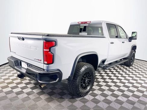 Used 2025 Chevrolet Silverado 2500 ZR2 image 8