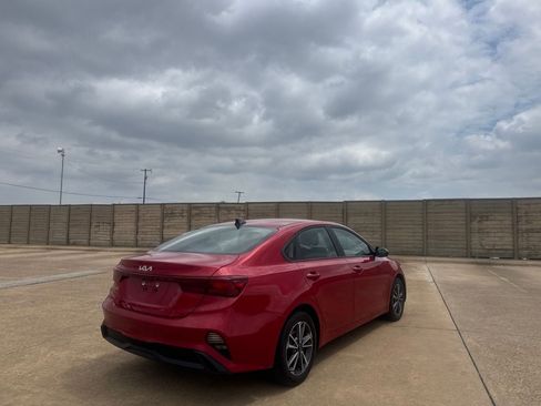Used 2023 Kia Forte LXS FWD image 17