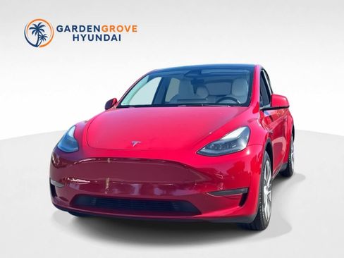 Used 2023 Tesla Model Y Long Range AWD/4WD image 1