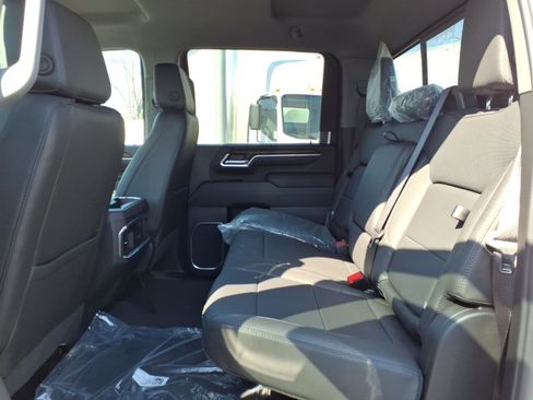 New 2025 GMC Sierra 3500 SLT w/ SLT Premium Package AWD/4WD image 8