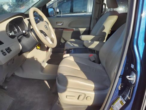 Used 2012 Toyota Sienna XLE FWD image 7