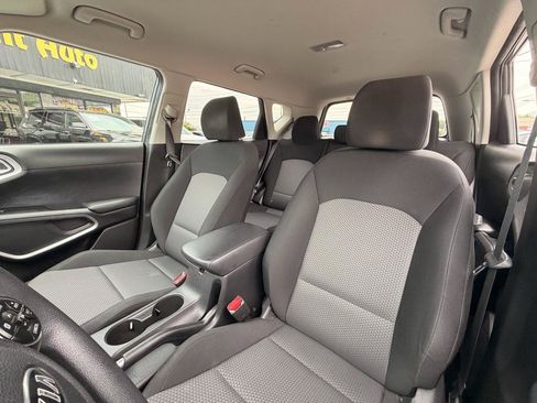 Used 2020 Kia Soul LX FWD image 10