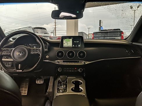 Used 2018 Kia Stinger GT2 image 15