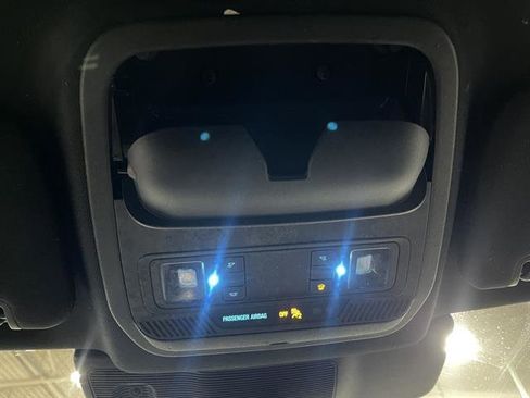 Used 2020 Ford Explorer XLT w/ Comfort Package image 35