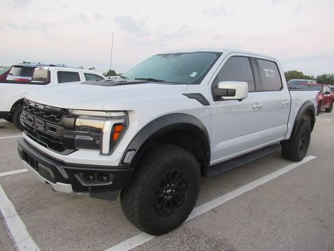 Used 2025 Ford F150 Raptor AWD/4WD image 3