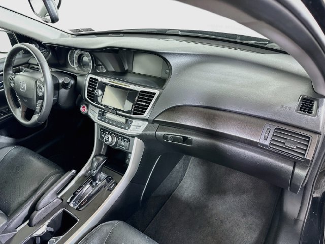 Used 2015 Honda Accord Touring image 35