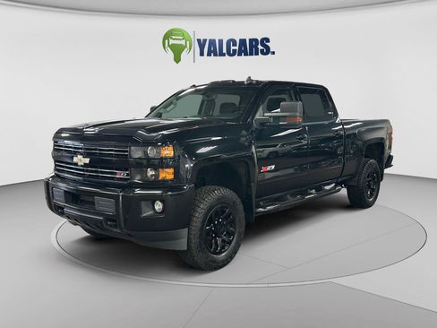 Used 2019 Chevrolet Silverado 2500 LT w/ Midnight Edition AWD/4WD image 1