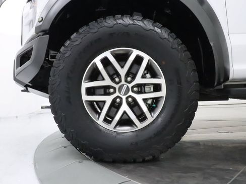 Used 2018 Ford F150 Raptor w/ Equipment Group 802A Luxury AWD/4WD image 40