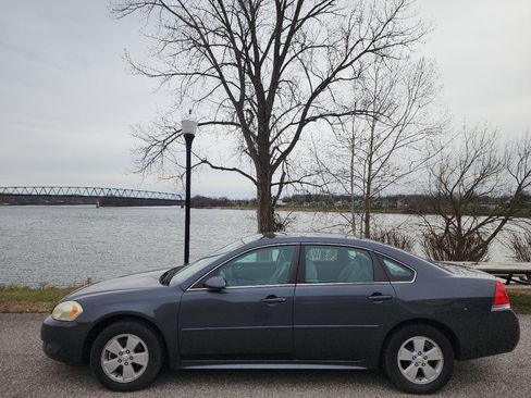 Used 2010 Chevrolet Impala LT image 2