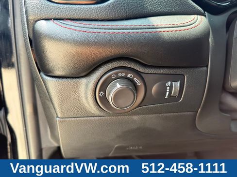 Used 2025 Dodge Durango GT RWD image 22