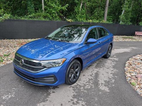 Used 2022 Volkswagen Jetta SE w/ Panoramic Sunroof Package FWD image 1