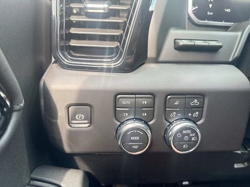 New 2026 GMC Sierra 2500 AT4 w/ AT4 Premium Plus Package AWD/4WD image 18