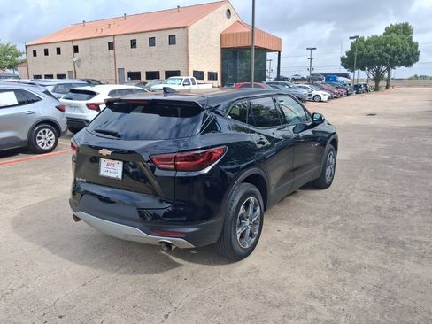 Used 2025 Chevrolet Blazer LT FWD image 7