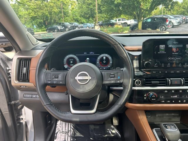 Used 2024 Nissan Pathfinder Platinum w/ Cargo Package AWD/4WD image 17