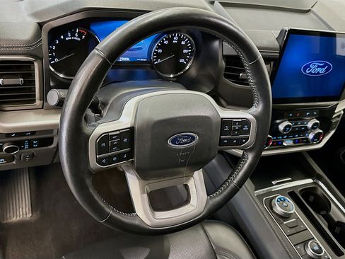 Used 2024 Ford Expedition XLT image 18