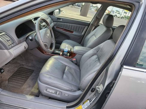 Used 2006 Toyota Camry XLE FWD image 11