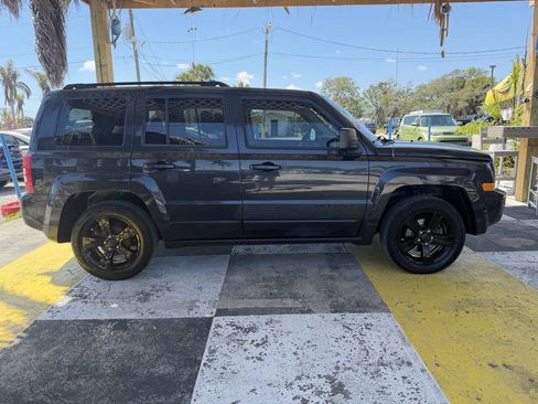 Used 2015 Jeep Patriot Sport w/ Power Value Group FWD image 4