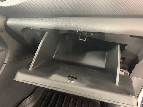 Used 2022 Nissan Kicks S image 39