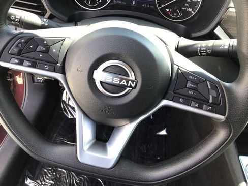 Used 2025 Nissan Altima 2.5 SV image 29