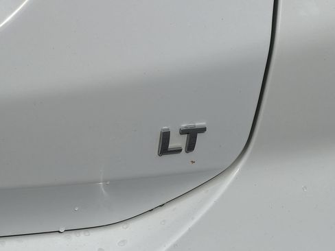 Used 2024 Chevrolet Equinox LT FWD image 27