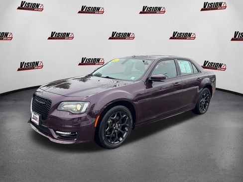 Used 2021 Chrysler 300 Touring L image 1