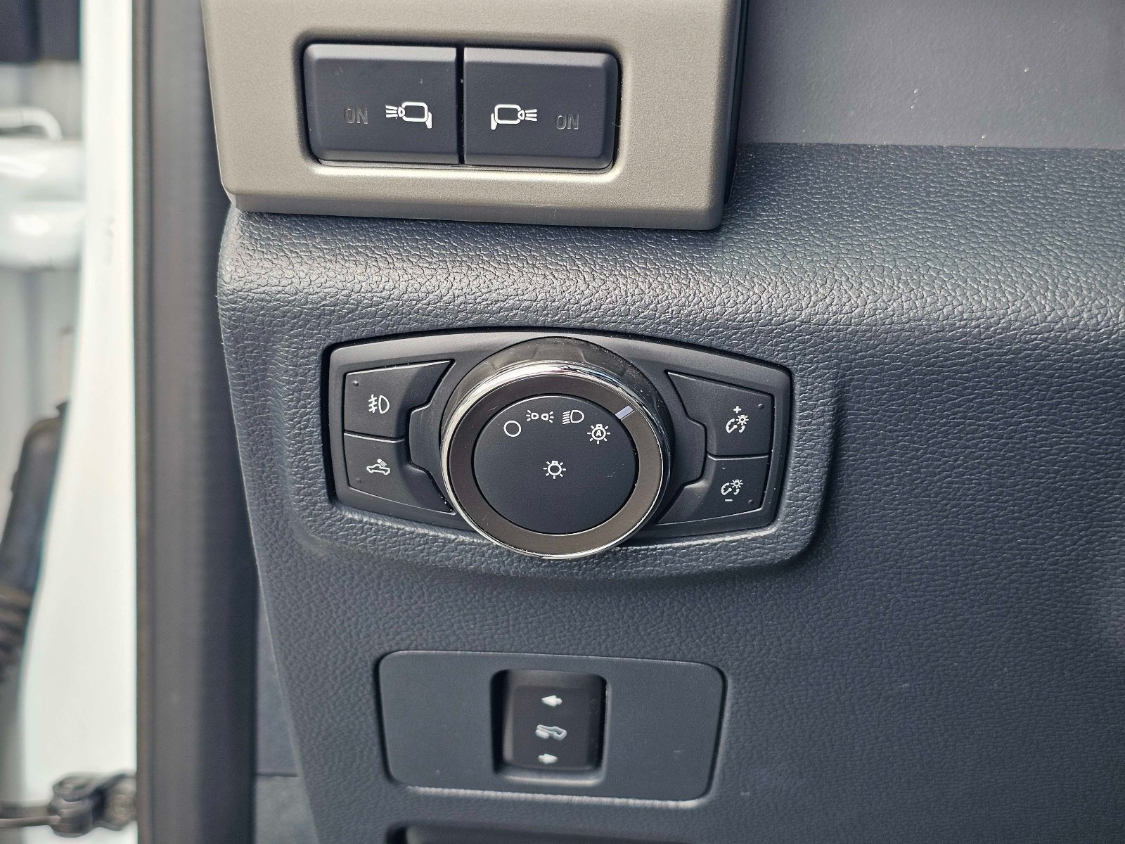 Used 2022 Ford F350 Lariat w/ Lariat Value Package AWD/4WD image 18
