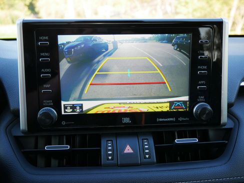 Used 2020 Toyota RAV4 XLE Premium image 19