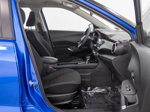 Used 2023 Nissan Kicks SV FWD image 11
