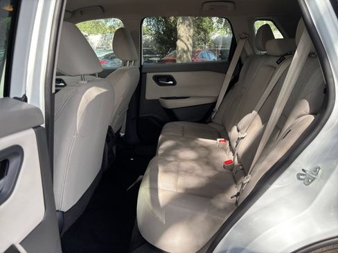 Used 2025 Nissan Rogue SV AWD/4WD image 40
