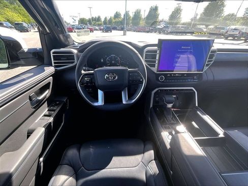 Used 2024 Toyota Sequoia Platinum AWD/4WD image 18