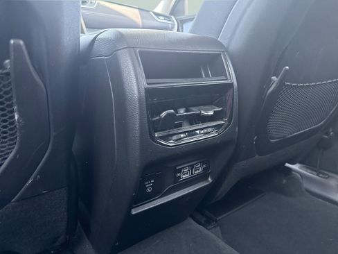 Used 2023 Jeep Grand Cherokee Laredo w/ Luxury Tech Group I AWD/4WD image 31