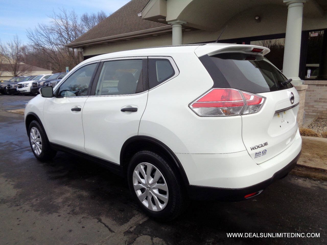 Used 2016 Nissan Rogue S AWD/4WD image 4