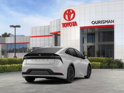 New 2026 Toyota Prius Plug-In Hybrid FWD image 9