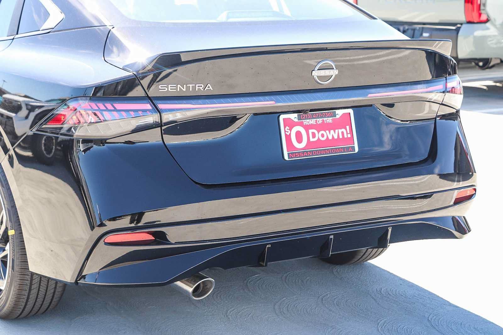 New 2027 Nissan Sentra SR w/ Floor Mat Package FWD image 10