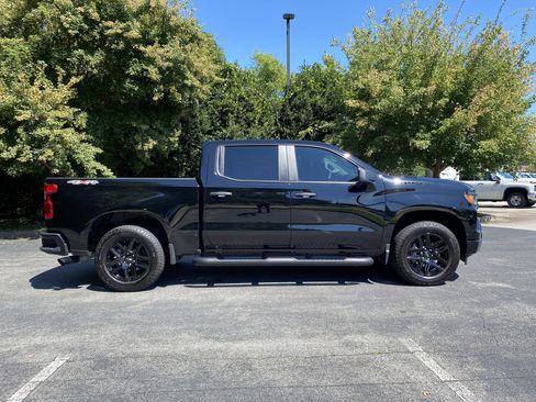 Used 2025 Chevrolet Silverado 1500 Custom w/ Turbomax Blackout Package AWD/4WD image 10