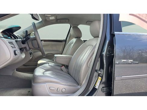 Used 2011 Buick Lucerne CXL w/ Driver Confidence Package image 10