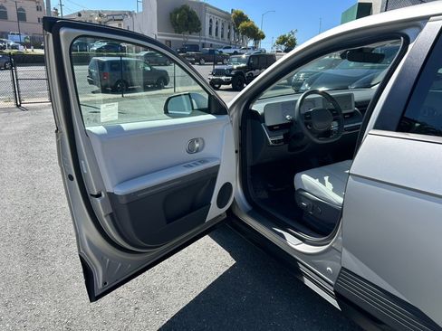 Used 2023 Hyundai Ioniq 5 SEL RWD image 9