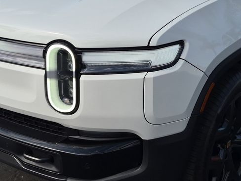 Used 2026 Rivian R1S Adventure AWD/4WD image 6