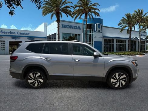 Used 2024 Volkswagen Atlas SE FWD image 9