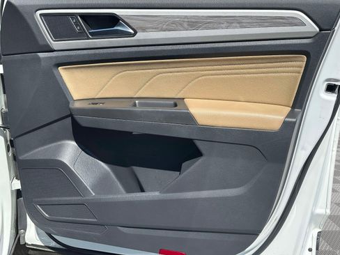 Used 2022 Volkswagen Atlas Cross Sport SE w/ Black Wheel Package image 26