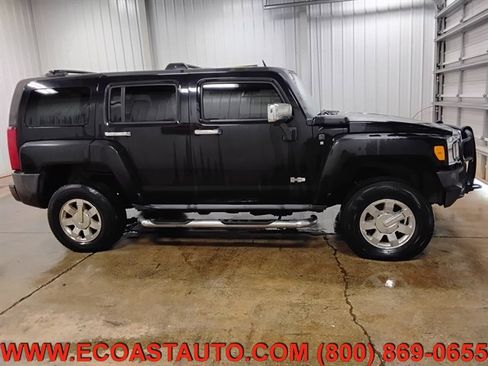 Used 2007 HUMMER H3 image 2