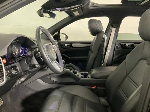 Used 2023 Porsche Cayenne S Platinum AWD/4WD image 24