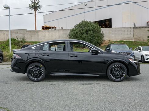 New 2026 Nissan Sentra SR w/ Floor Mat Package image 3